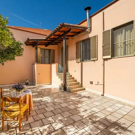 Spacious Three In The Heart Of Apartament *