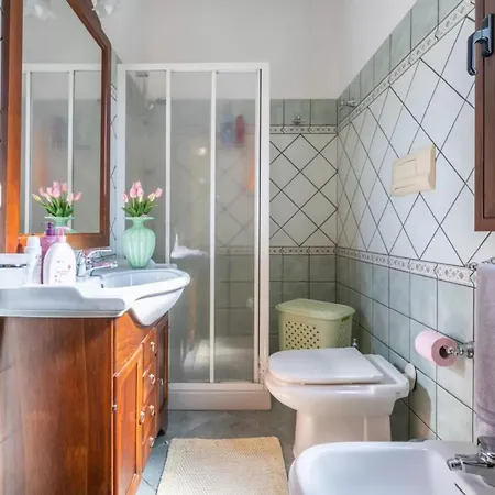 Apartment Spacious Three In The Heart Of Orosei