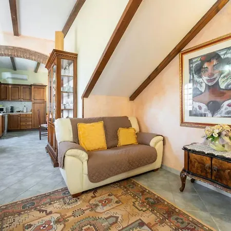 Spacious Three In The Heart Of Apartment Orosei