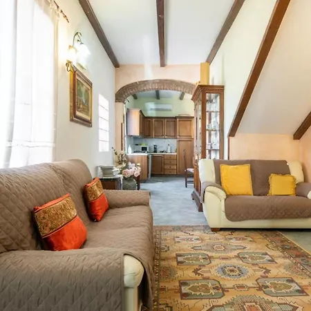 Apartment Spacious Three In The Heart Of Orosei