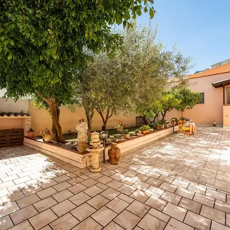 Apartment Spacious Three In The Heart Of Orosei